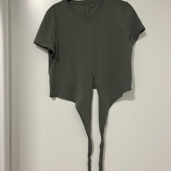 Lululemon Tie T-shirt - Picture 2 of 3